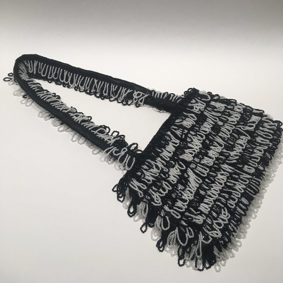 BLACK AND WHITE BEADED FLAPPER STYLE BAG - Picture 9 of 15